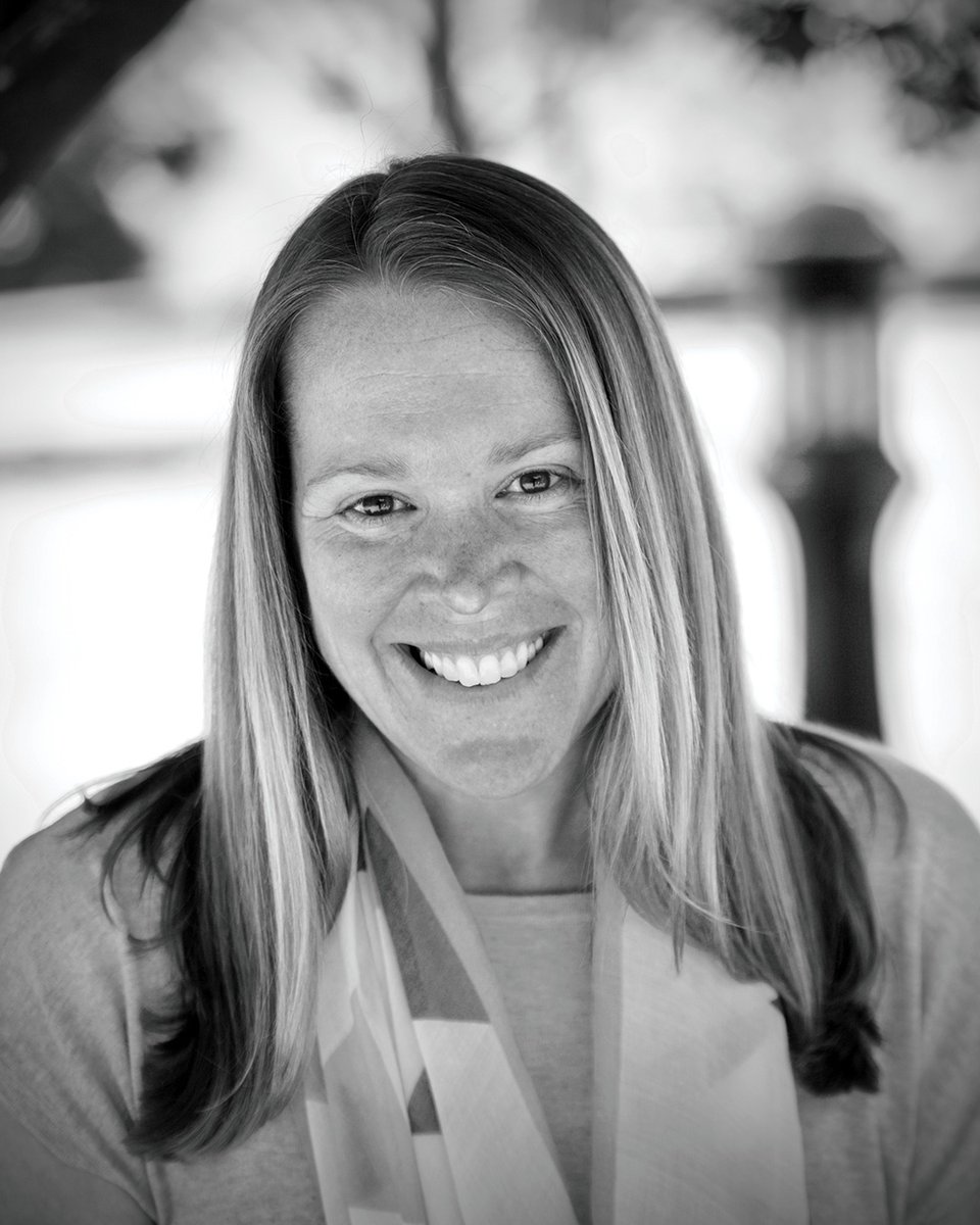 uportlandmag's tweet photo. UP Biology professor Tara Prestholdt won the 2019 Excellence in Teaching Award from the Association of College and University Biology Educators, awarded to those who practice and promote innovative teaching in the biology classroom. Read this in our Winter 2020 issue! https://t.co/V1rTAdEsEu