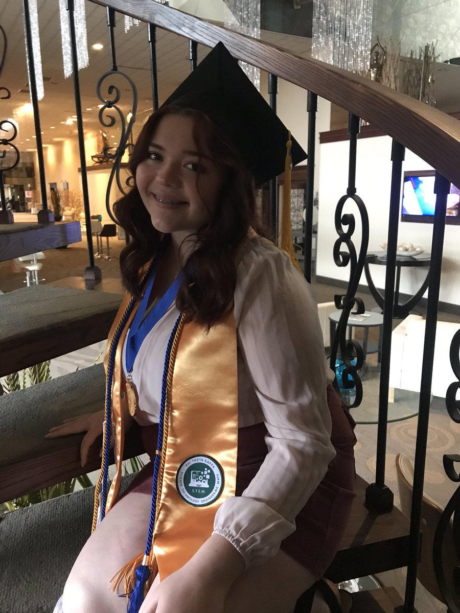 audreyyy1008's tweet photo. It might be snowing in the middle of may and a pandemic but dammit I graduated :) 💛 https://t.co/kMxz1U7rne