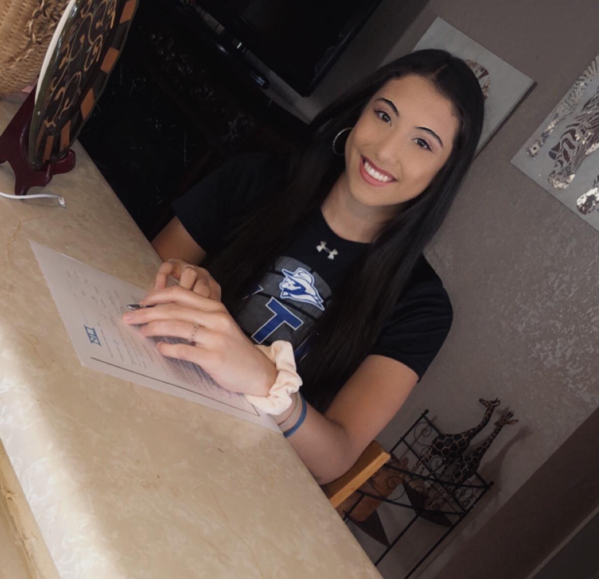 Huge congrats to a former vball player of mine who just signed to play at a d2 school in oklahoma. Great job keyla, keep working hard. Super proud of you