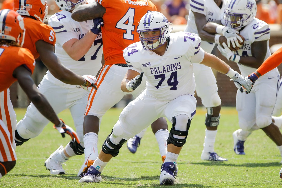 Peter__Lusk's tweet photo. Congratulations to @fuOline alumni Andy Godwin (Dec Grad), Bo Layton, Cody Wyatt, and Caleb Auer (We still claim you) on graduating with a World-Class degree! Each of you left a significant mark with @PaladinFootball and I'm forever grateful for your dedication. 🎓 #FUAllTheTime https://t.co/rxVH2XkX3Q