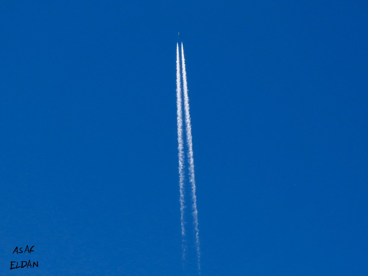 AsafEldan's tweet photo. #italianairforce #boeing #KC767a Flight #IAM1420 reg. #MM62227 crossing #israel at #FL390 #avgeek #contrail #milair #militaryaircraft #airrefuelling #potn #airforce #aeronauticamilitrae https://t.co/6xJPhrUYi0