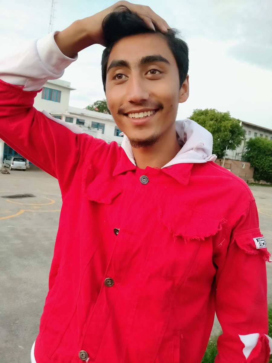 RazzaTimalsina's tweet photo. कसैले भने मलाई 👨🦱 धेरै राम्रो लेख्छौ ✍️ तिम्ले , मैले भने म 👨🦱 कहाँ राम्रो लेख्छु ✍️ राम्रो त त्यो हो जस्को 👰 लागि लेख्छु ✍️। https://t.co/zcPYZGV1Gt