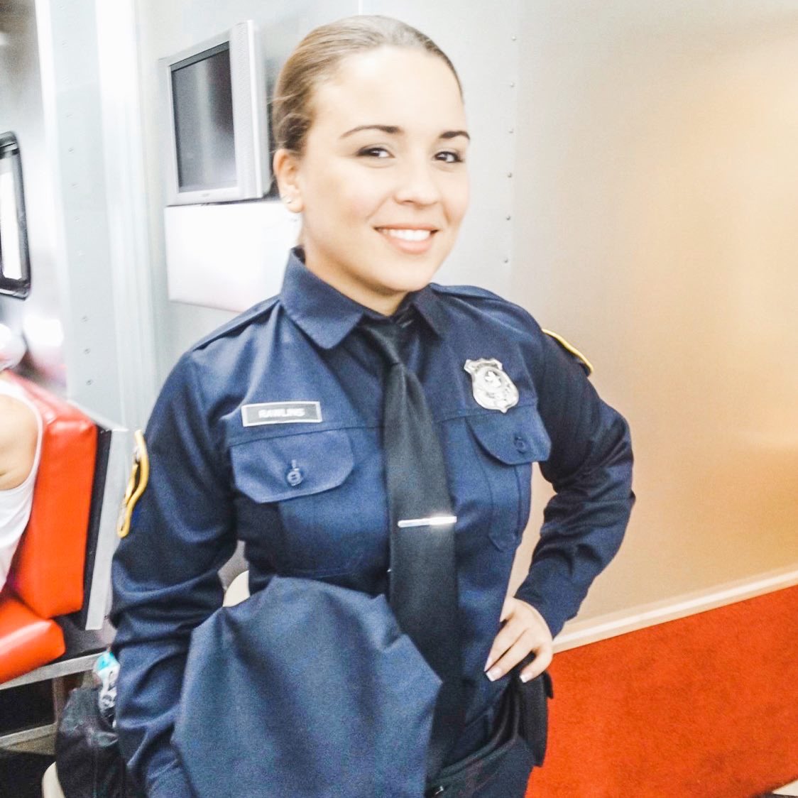 GiGiDiazLIVE's tweet photo. Starting a thing &amp; calling it #FunFactFriday! Fun fact: ⠀
Did you know I played the role of a police officer in the novela "El Capo" directed by my talented friend @lilovilaplana? Your turn! Share a fun fact in the comments!⠀
✨#TheConsciousInfluencer #GiGiDiaz #SeizingHappy https://t.co/cZNIIghNFw