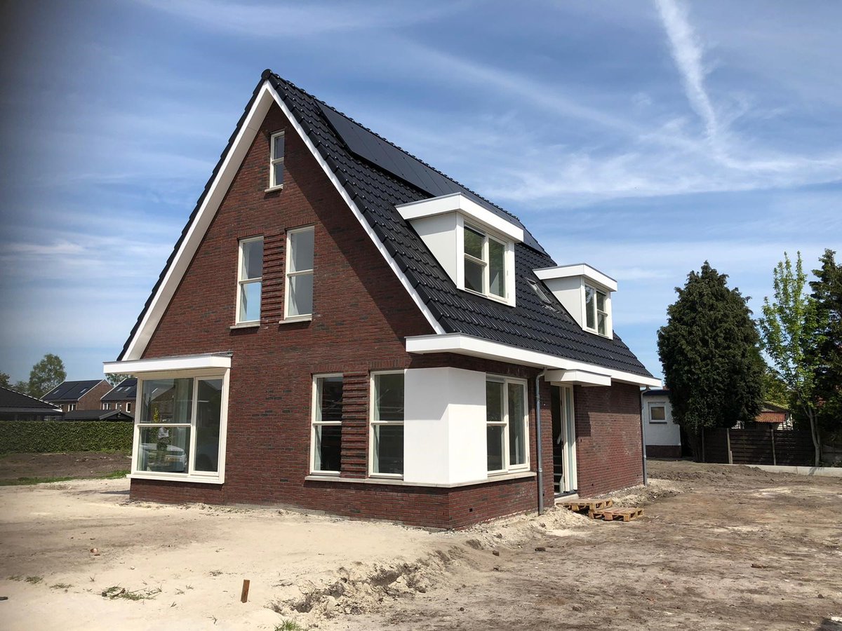 BouwRegeling's tweet photo. - OPLEVERING VRIJSTAANDE WONING- 
Dit was weer een fantastische oplevering! Deze woning is vanmiddag opgeleverd met maar één opleverpunt! Zowel wij, als de klant en @eigenhuis zijn zeer enthousiast over het behaalde resultaat. #Brummelhuis https://t.co/XKs1v2CFJK