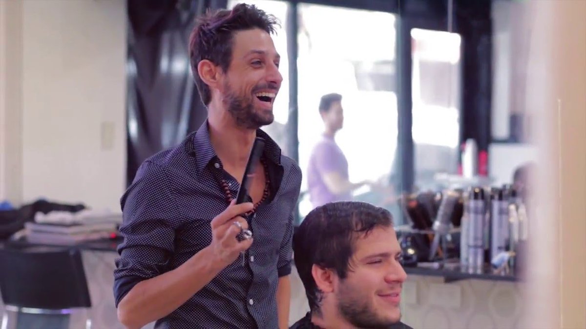 Leandro Salmeri, peluquero al #Aire de <a href="/LibermanOnLine/">LibermanOnLine</a> por <a href="/Late931Oficial/">Late 93.1</a> 
<a href="/salmeriasesores/">@salmeri</a>
