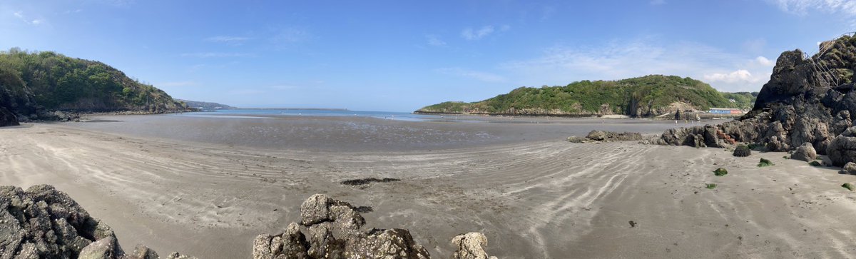 mathewoharries's tweet photo. Love Lower Town at low tide #isolation #hourofexercise https://t.co/i1i5xngyb1