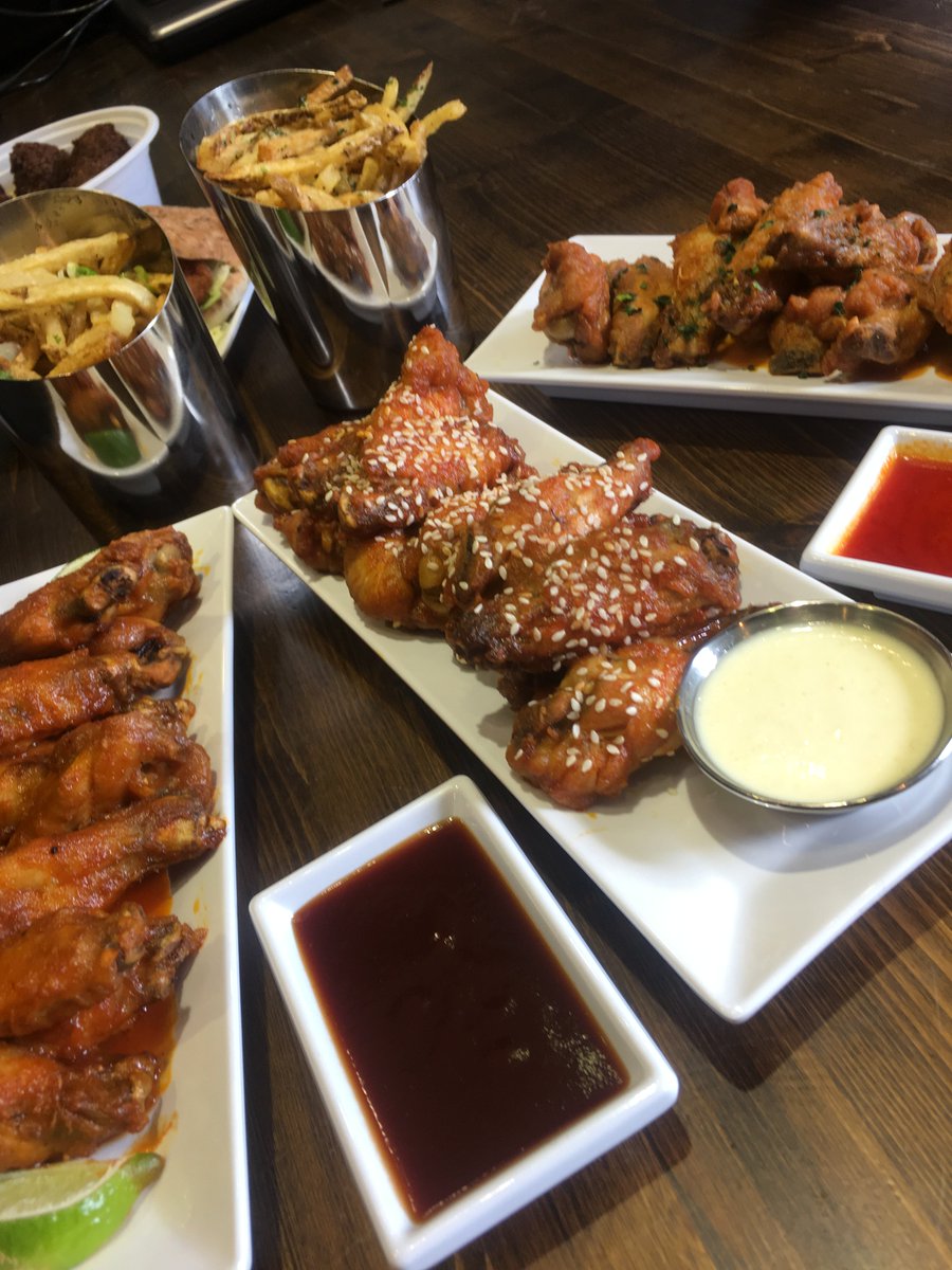 kosherinmidtown's tweet image. Stuck at home and craving wings? We have a mouth-watering assortment of wings here at Kosher in Midtown! Order online now!

Kosherinmidtown.com

#buffalo2go #wings #kosher #kosherinmidtown #midtown #food #kosherrestaurants #koshernyc