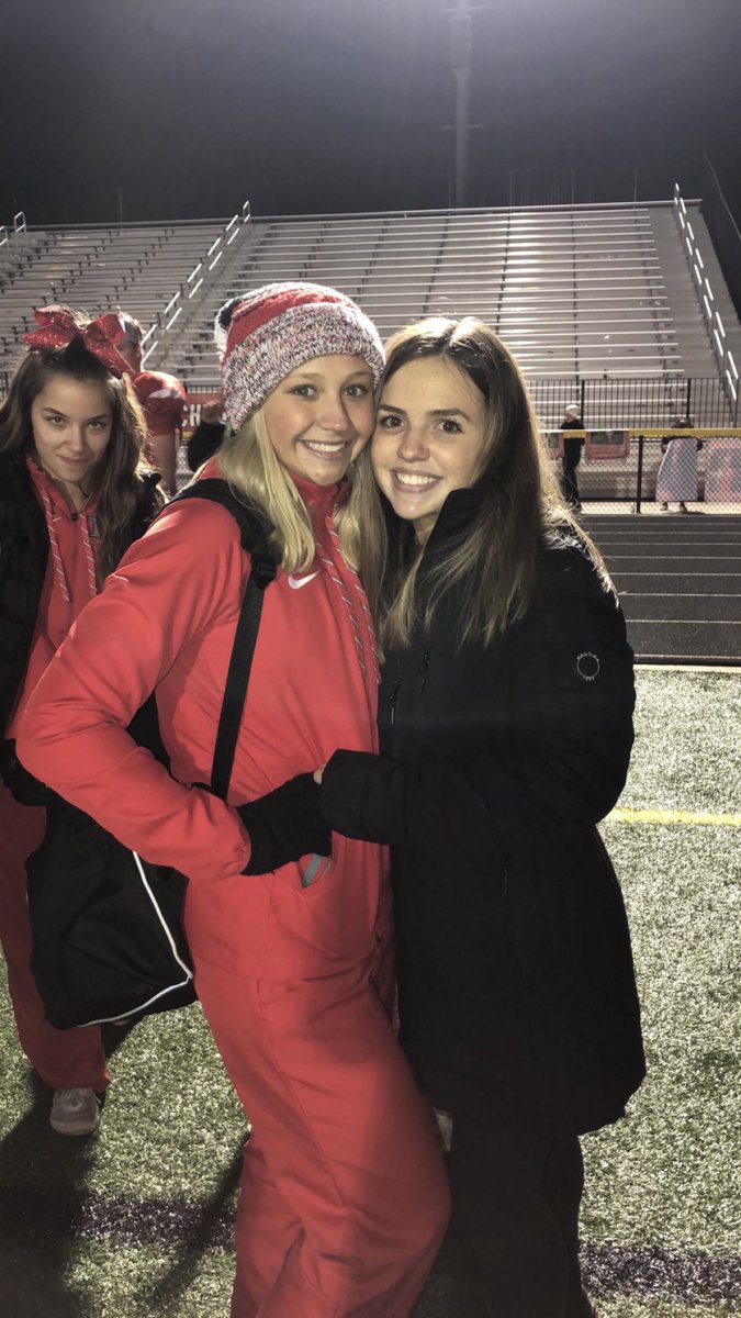 serena_bugli's tweet photo. happy birthday @Lauren3224 thank u for always making me laugh😊 have the best day ever!! i love and miss u so much🥳🥰💋 https://t.co/1NtcKQG60k