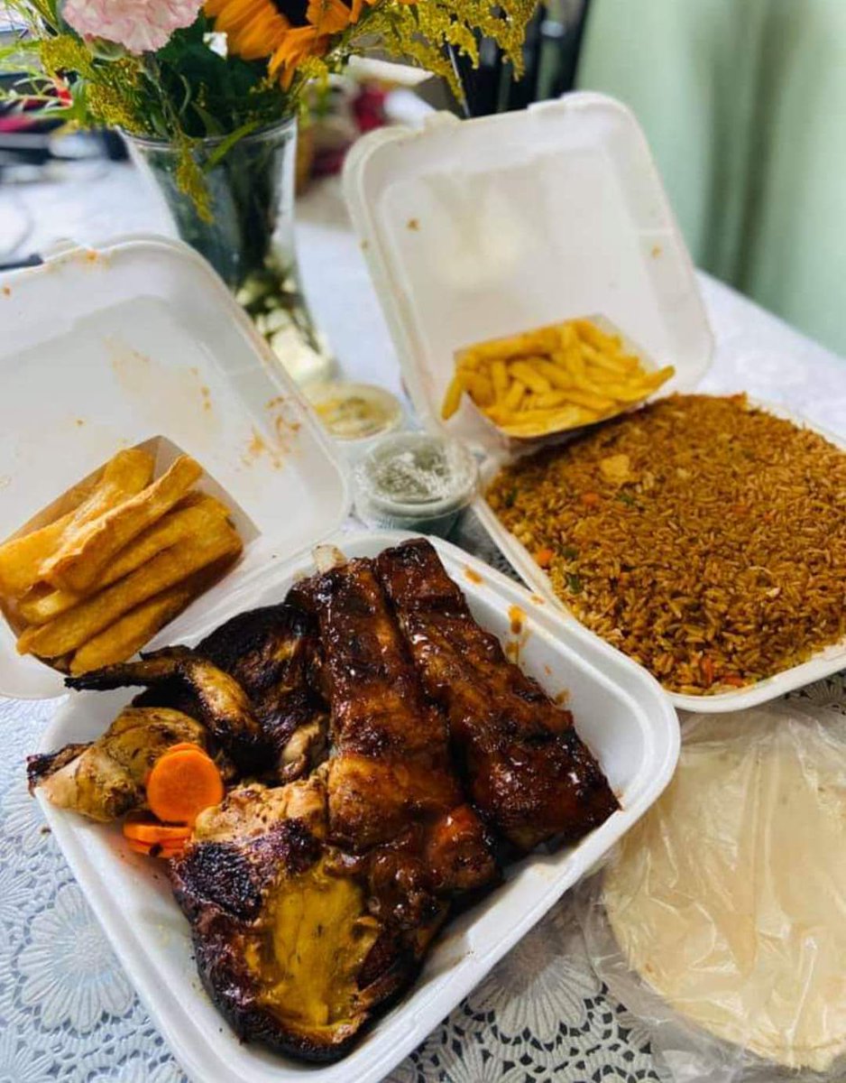 tuitshn's tweet photo. Claro que si le daré publicidad gratis a power chiken, servicios a domicilio en Tegucigalpa pueden llamar a Los números 2217-1717,   2217-1718 y 2217-1720 Precio de este combo Lps 670 ya incluido el servicio a domicilio. APOYEMOS! https://t.co/FZCai6sIt1