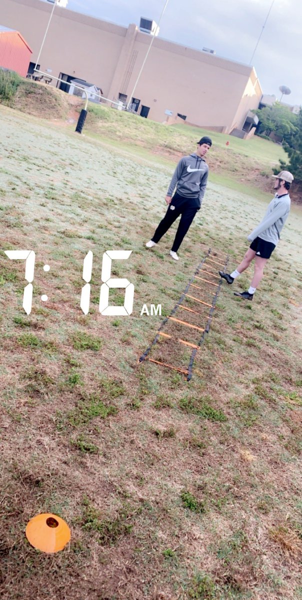 Colby_Pruitt18's tweet photo. Late post but a nice early morning workout 🤯 @WesParkerQb7 @NathanFranks18 @football_noga https://t.co/YZ0KVVE9BR