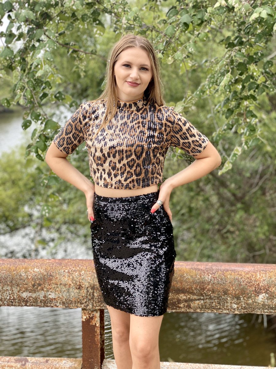 rufflesrustvip's tweet photo. Life is short...Wear sequins!

Specifically our new black sequin skirt!!🖤

— #fashionfriday #sequins #shopmyboutique https://t.co/LkDnIEu9ud