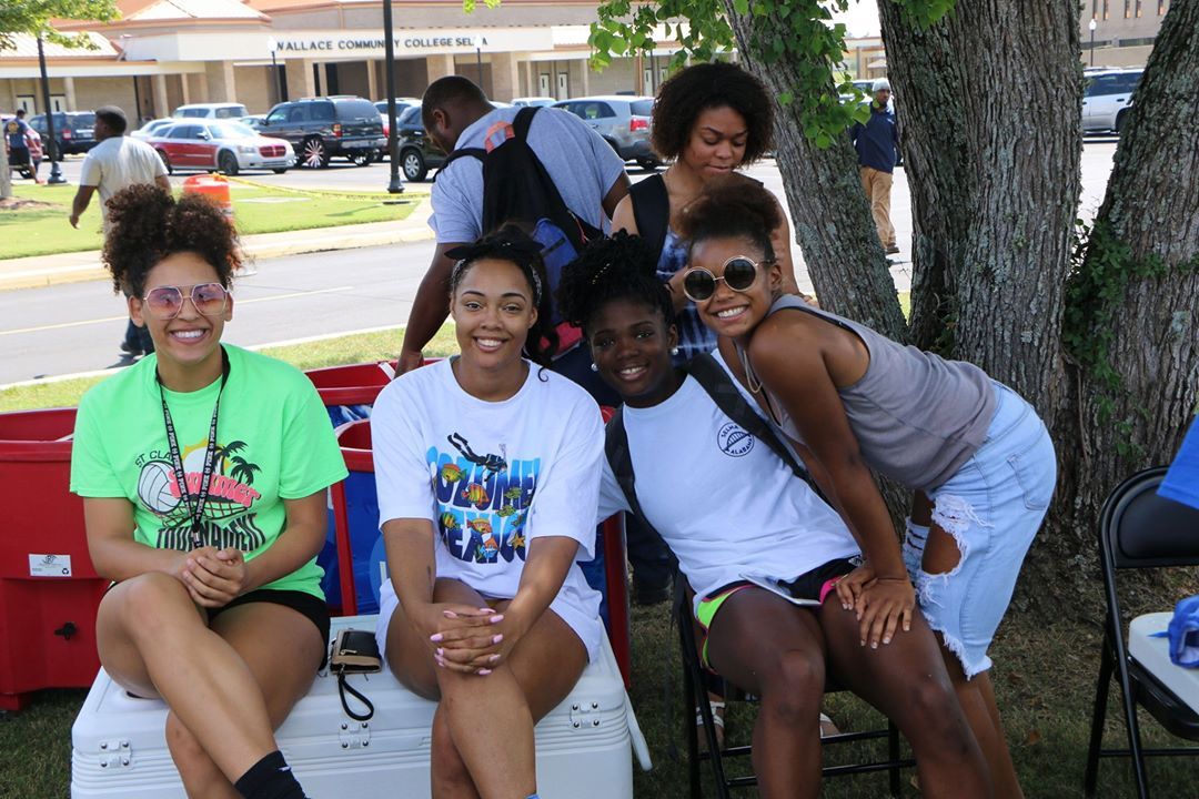 algoes2college's tweet photo. Today #Cash4CollegeWeek focuses on current college students who need to renew their FAFSA. Visit https://t.co/4JZMnS6d2g to renew your FAFSA. If you have questions, text 334-316-6155 or visit https://t.co/WitklINqLz via @ACCS_Education @AlabamaAchieves @alabamapossible https://t.co/hfqQ01QeSi