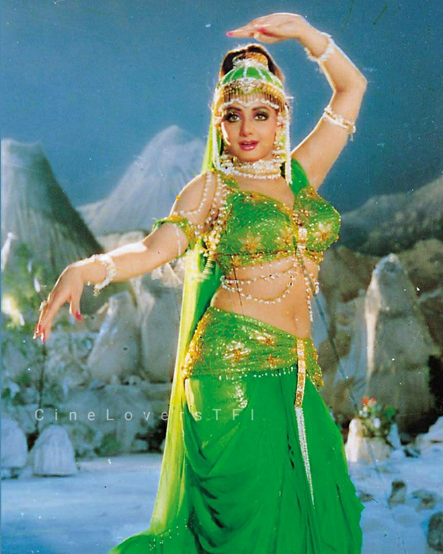 CineLoversTFI's tweet image. దేవకన్య 

From #Sridevi&apos;s Archives 
#30GloriousYrsForIHJVAS