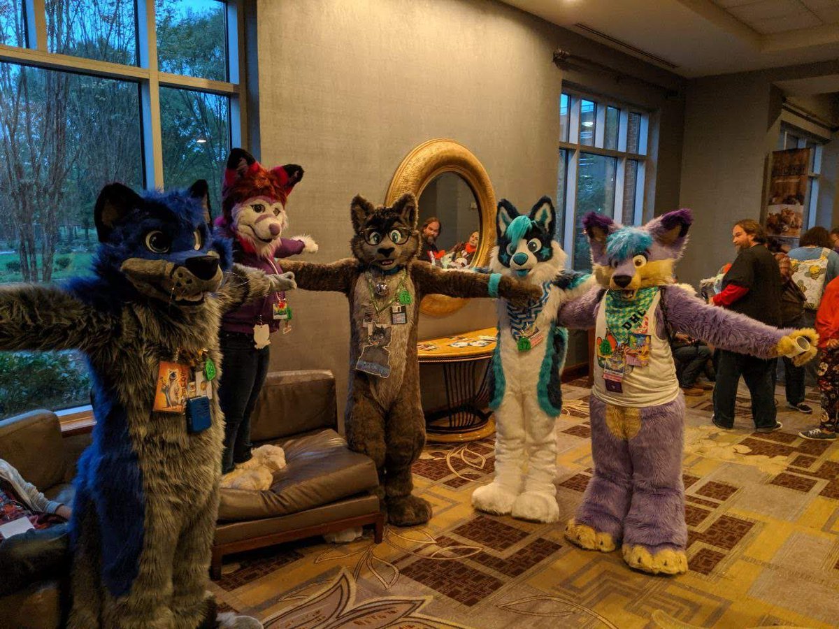 Riley_Coyote_'s tweet photo. Missing my fuzzy friends this #FursuitFriday so have a few shots from #ASE2019 @AnthroSouthEast https://t.co/JHBK1gVleG