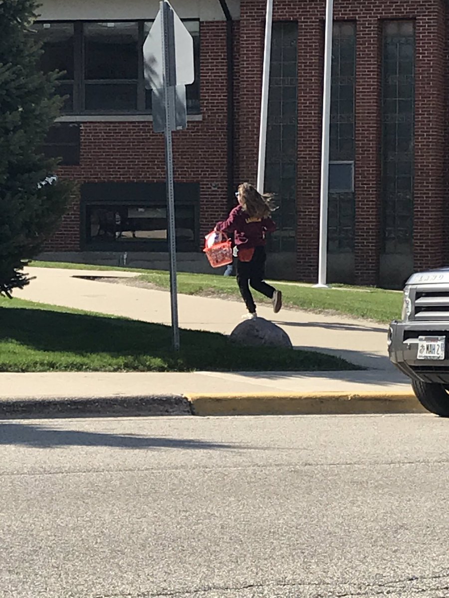 RachelLesinski's tweet image. @frassatieagles has amazing Parents and Students! Thank you for makingmy dad feel special and amazing. #TeacherAppreciationWeek2020
