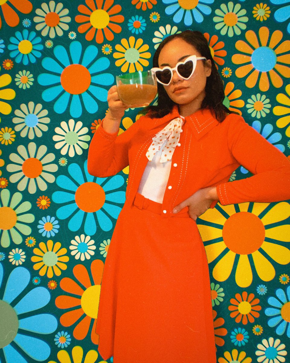 lindsaymcroc's tweet photo. I’ve been waiting for the perfect moment to showcase this @labcentral orange vintage number—luckily today is #SoFancyFriday @ShaziaMir71 https://t.co/XwxYMEiGer