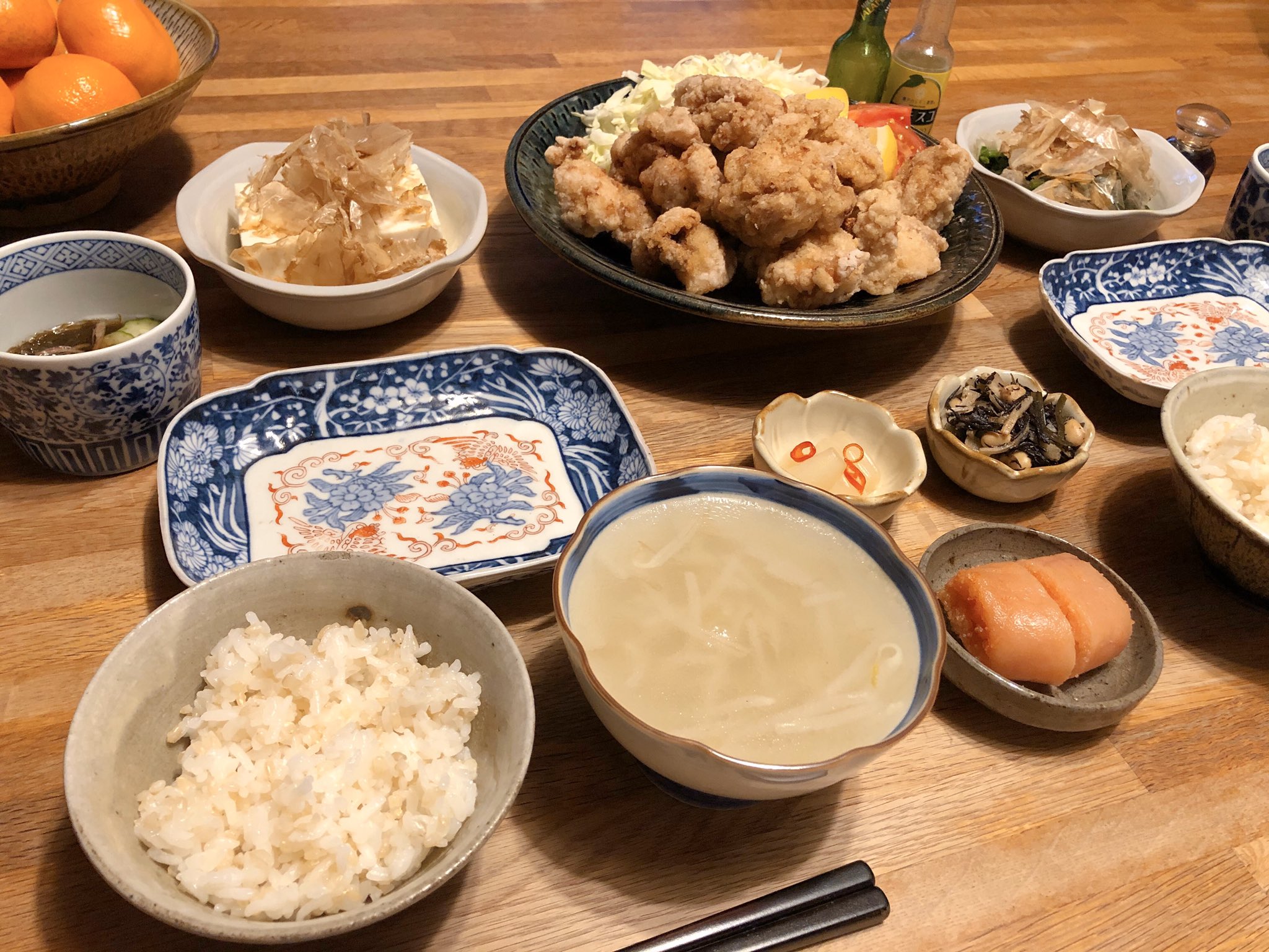 おりえ めちゃうま唐揚げで最高の夕飯 玄米ごはん もやしスープ ほうれん草のお浸し 大本山南禅寺御用達冷奴 もずくと胡瓜と茗荷の酢の物 五目煮 らっきょう酢 博多明太子 唐揚げはこれからこの作り方にしよっと