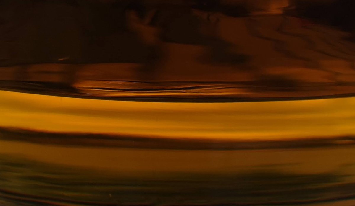 _KSLD_'s tweet image. Slàinte mhath! 
"The aim of our tests was to make the whisky look alive - to intensify its glow." read on...
#whisky #lightingdesign #Scotland #distillery #whiskey 
Uisge Beatha - Water of Light : ksld.com/blog/2020/uisg…