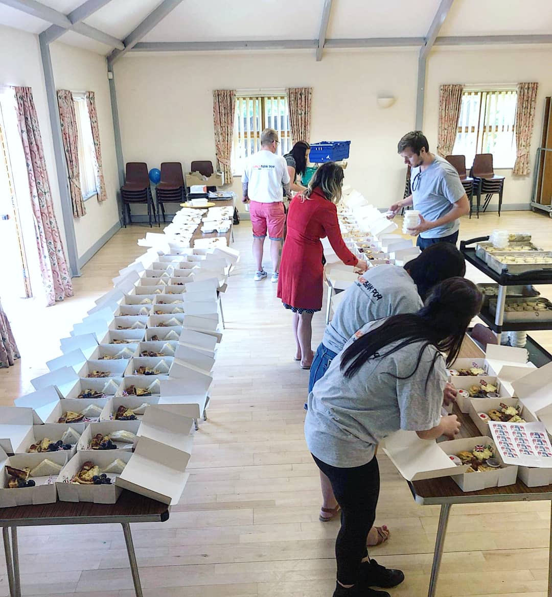 13ankCic's tweet photo. We can never thank @bedhamptoncc enough for the use of their wonderful facilities for #LunchBankPO9 to operate and now even on a bank holiday too! 🧡 Your support will never be forgotten. #BANKYOU https://t.co/dbCfk9qyKu