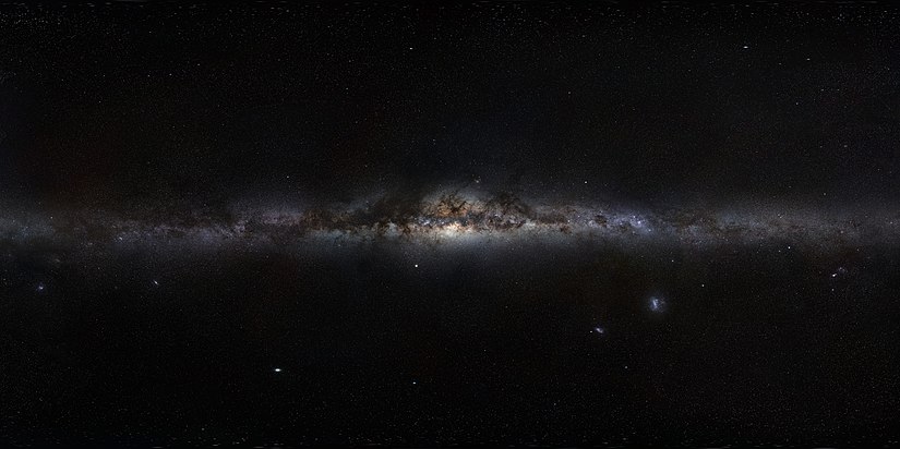 AstroEsfm's tweet photo. #GalacticFriday
Galaxies are fascinating objects. There are millions of stars inside them. But, the volumen is so large that most of a galaxy is empty! They are formed by massive stars (more massive we can conceive) but together they behaves as smooth as a fluid (water). https://t.co/qyvkdcTB1D