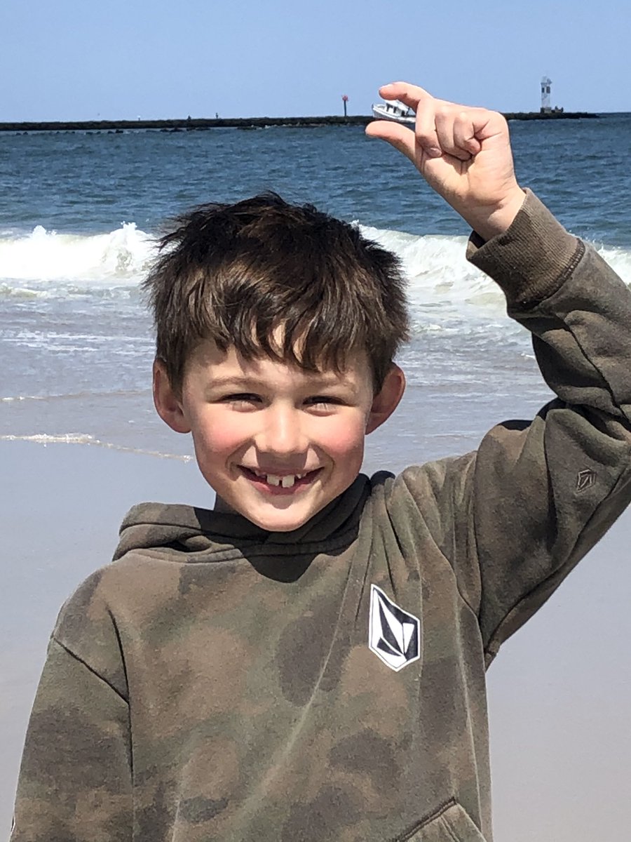 mrsgrasso_robms's tweet photo. So crazy! Yesterday after school Cooper and I took a walk on the beach in Barnegat Light and we saw a shipwreck 🤯 Hopefully someone gets their boat back and it’s not too damaged.  Also, Cooper rescued this crab 🦀 that washed ashore. https://t.co/9nyUf3n6KY