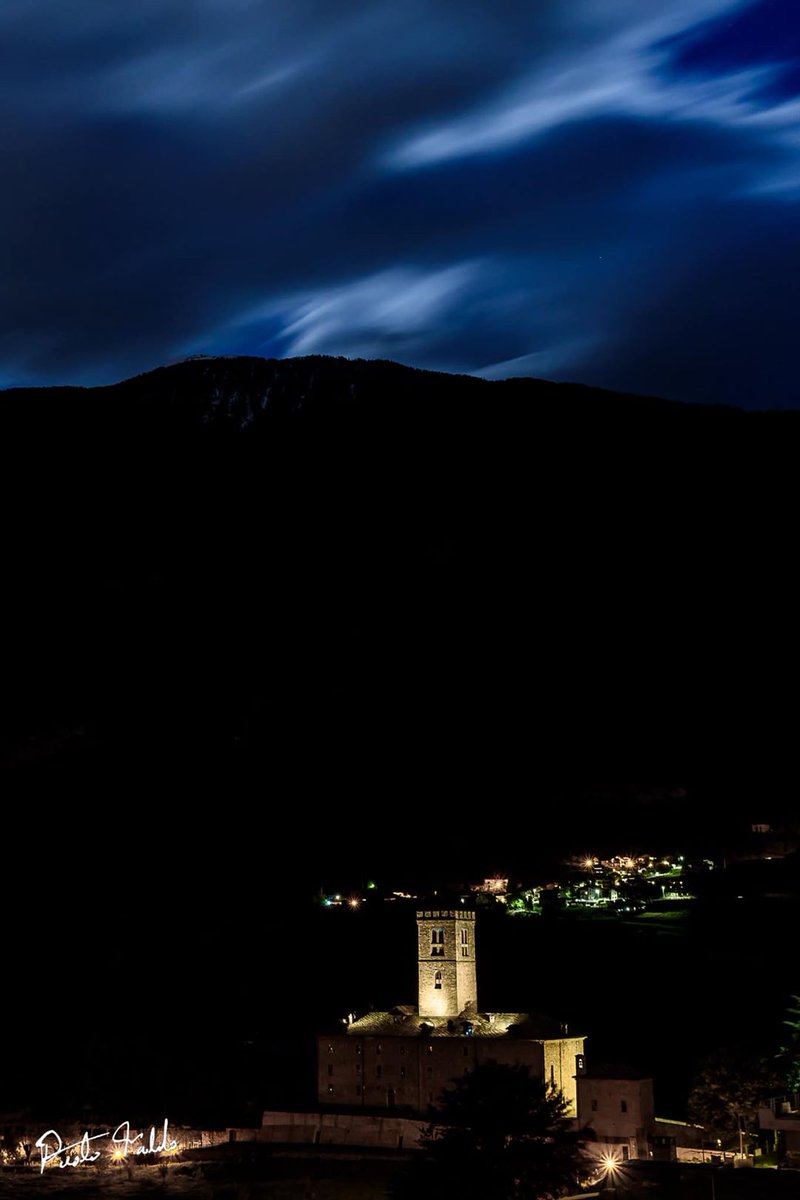 Valle_dAosta's tweet photo. Uno scatto suggestivo del #Castelloreale di #Sarre
(foto Paolo Taldo)
https://t.co/mPCqm0l8pF
#iorestoacasa #8maggio https://t.co/NWzU1XtHoF