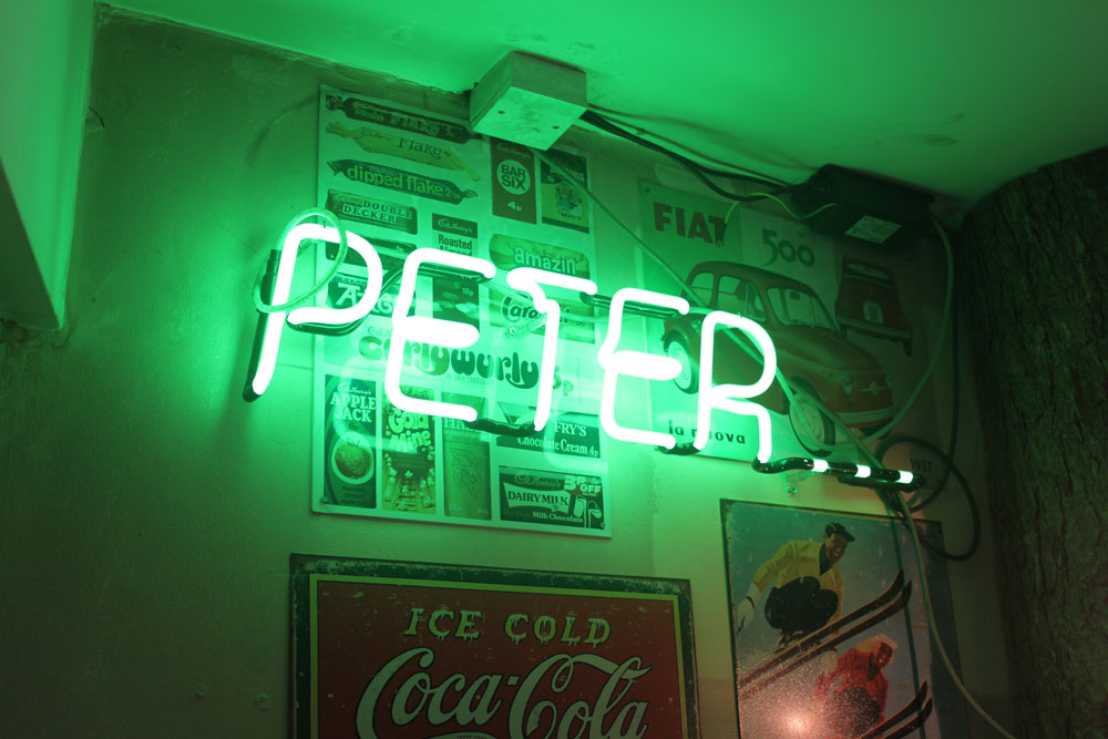 The lights are on. We're open from 5-9:30pm. Order your pizzas for delivery and collection, perfect for a celebration in the sun.
🛵DELIVERY - App / deliveroo.co.uk/brands/peter-p… 
🏃‍♀️🏃‍♂️COLLECTION
- Lough - 01509606505
- Leicester - 0116 254 5333