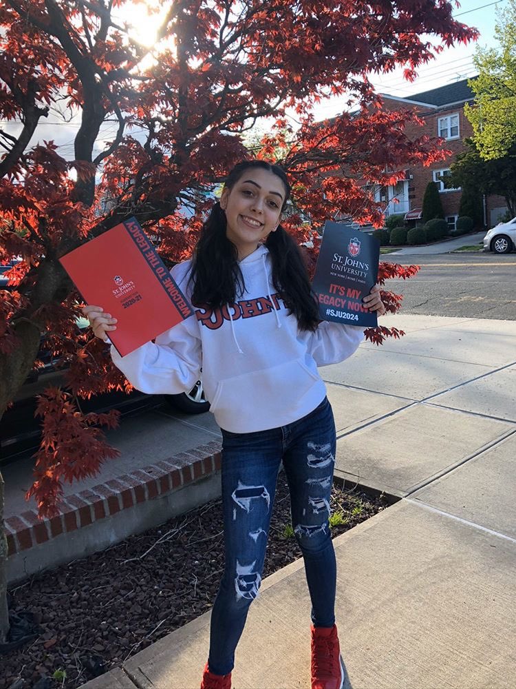Gabrielle Rosales ‘20 commits to St John’s Honors Program! <a href="/StJohnsU/">St. John's University</a> #EverywhereWeGo