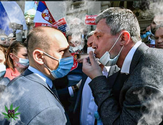 BGnaVU's tweet photo. @BoskoObradovic Ono kad oćeš ortaku da daš šat,
ali ortak ti je potpuni strejter hejter. https://t.co/RzsOoZEI3m