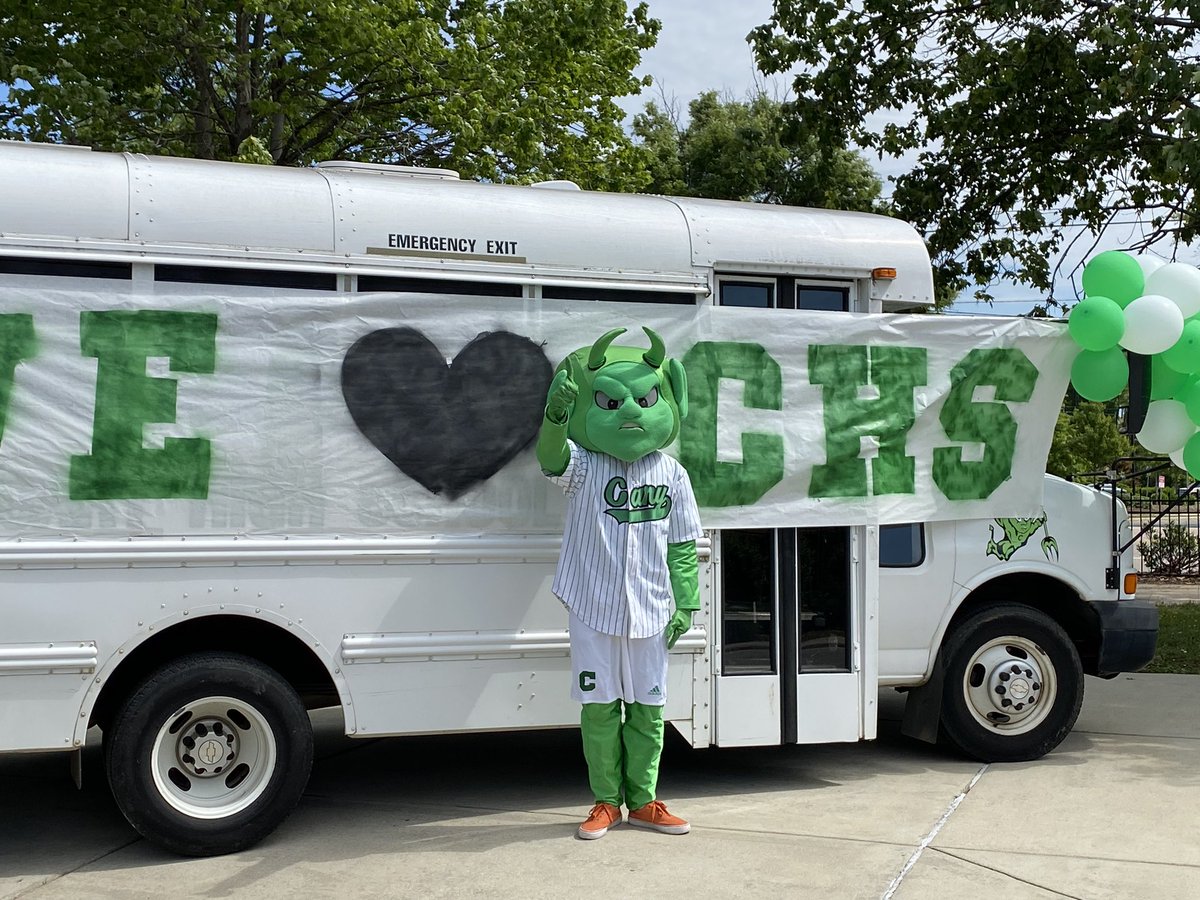 jbarefoot8700's tweet photo. We LOVE our teachers!!!!! #forksupcary https://t.co/gldOxPJchJ