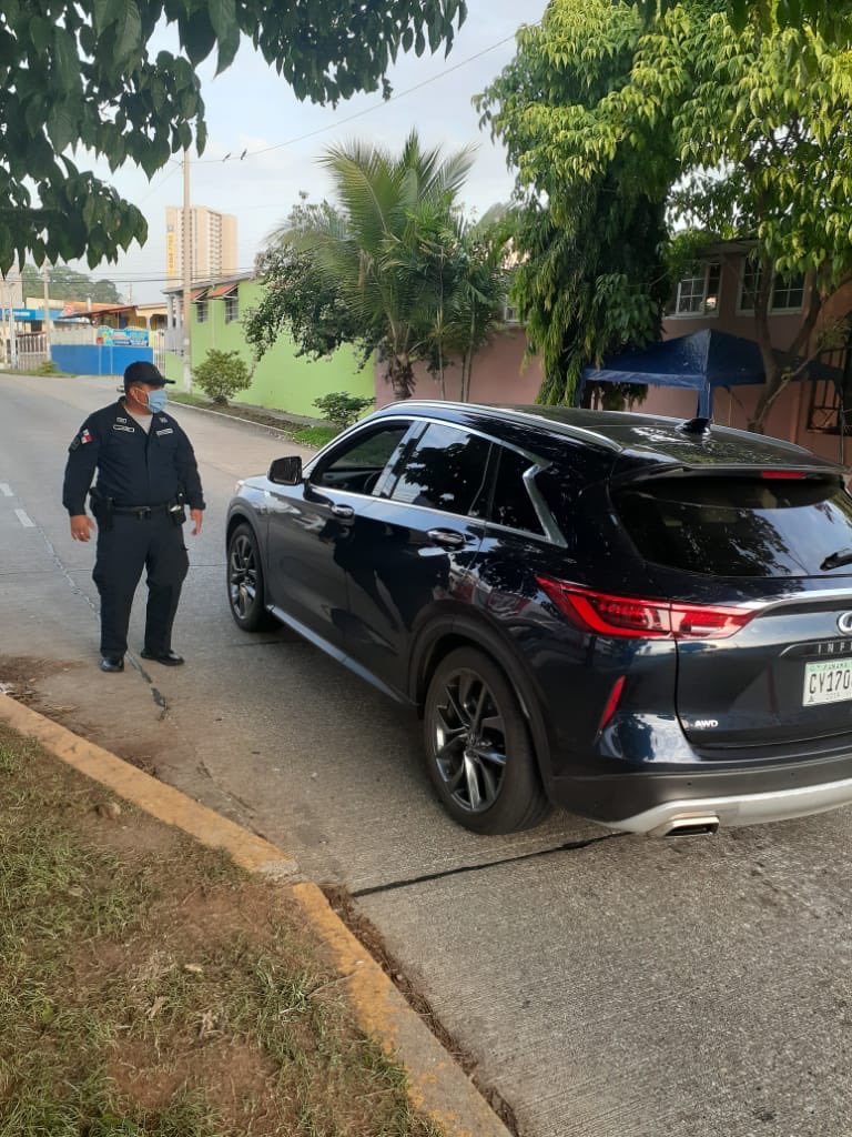 Unidades de la Zona Policial de Rufina Alfaro se mantienen realizando acciones preventivas y operativas en los diferentes puntos del corregimiento. #QuédateEnCasa #UnidosLoHacemos