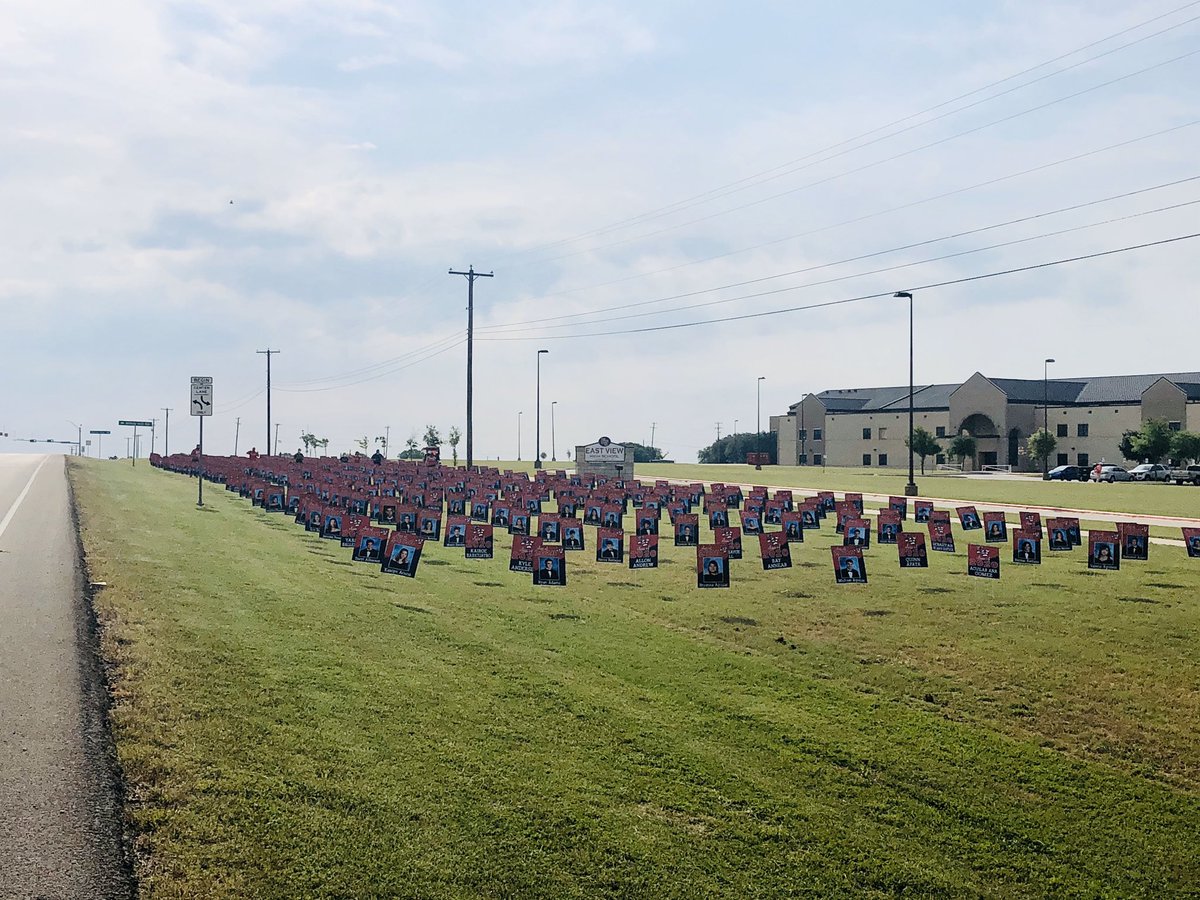 LaToyaEaster1's tweet photo. @EastViewHS Class of 2020 we love you, we miss you, and we can’t wait to see you soon! #ThisIsEV #beliEVe https://t.co/ESsMBCn4zV