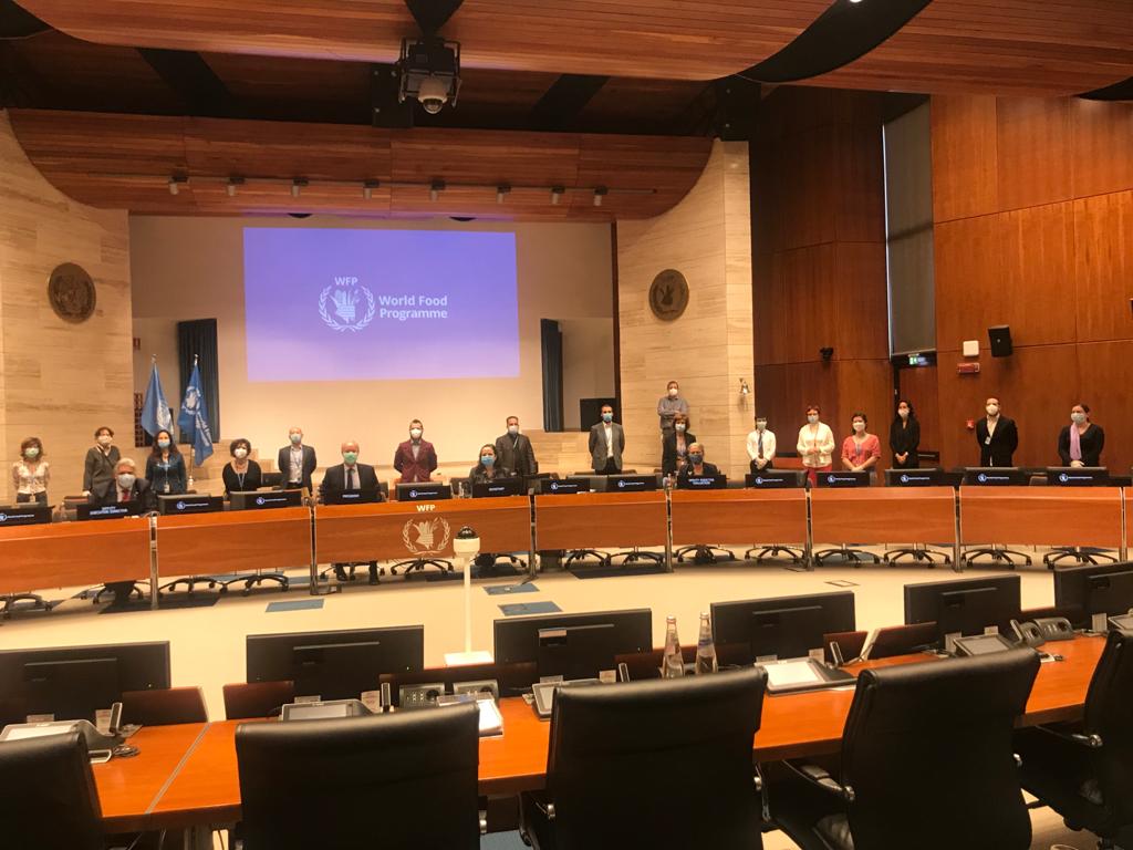Harriet_Spanos's tweet photo. 💻A special thanks to the entire #WFP Audio and Video team and all the interpreters who are assisting us these days to allow the dialogue between WFP and its Membership to continue loud and clear, and multilingual! https://t.co/ypDTx6tYbj