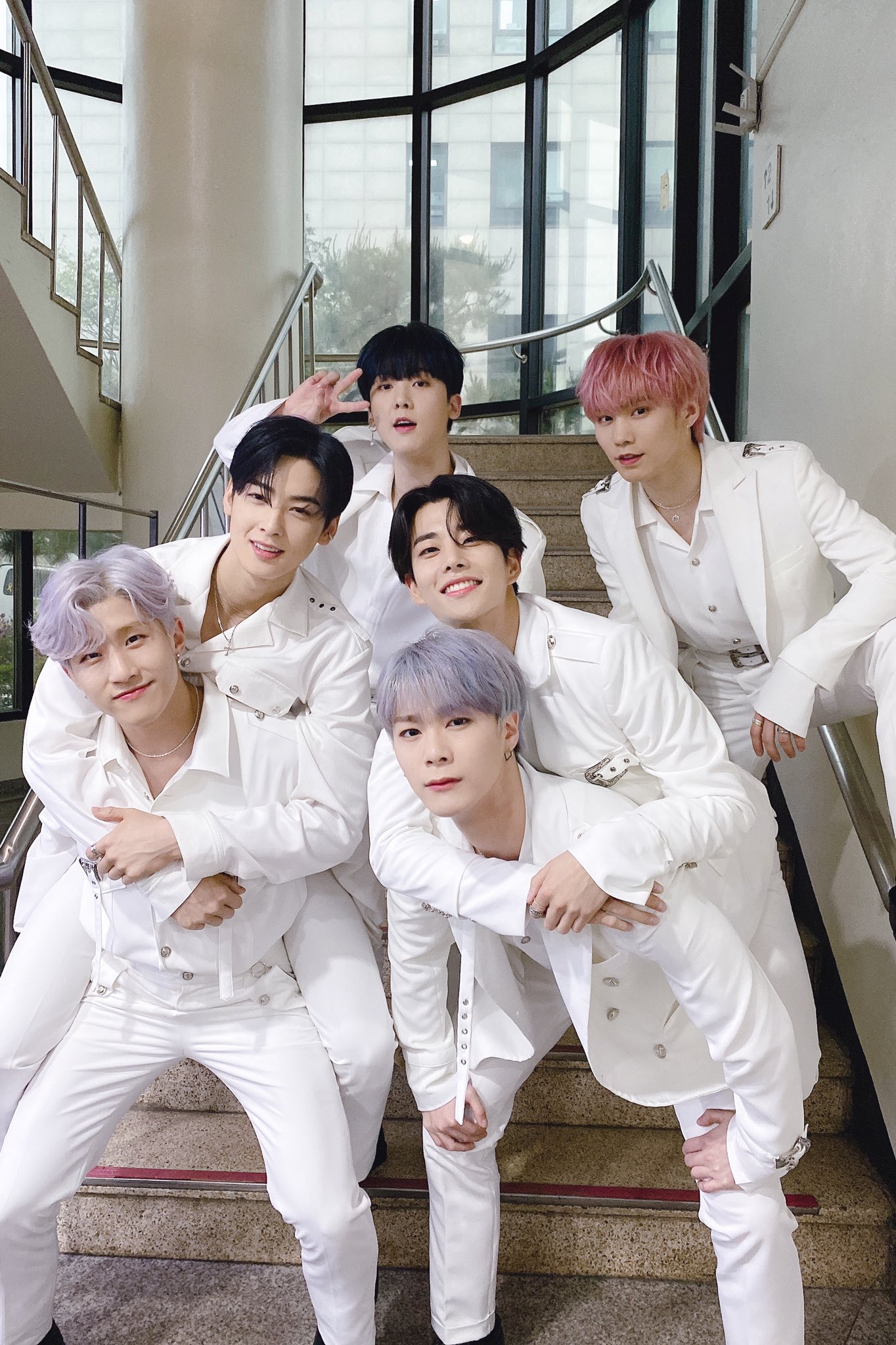 ミュージック ASTRO hq720.jpg?sqp=-