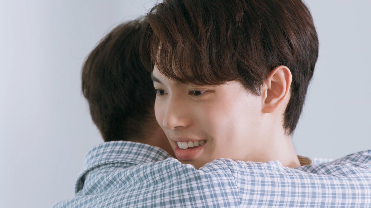 GMMTV's tweet photo. ไทน์ยิ้มแล้ววววว

#คั่นกูEP12 #คั่นกู #2gethertheseries
#GMM25 #GMMTV @bbrightvc @winmetawin https://t.co/Fw0QCOjBCB