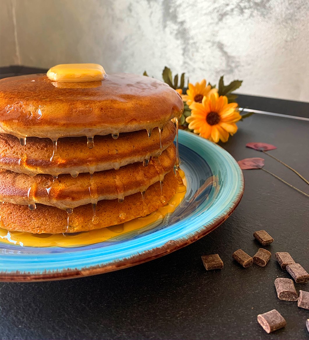 FoodiesItaly's tweet photo. Come iniziare la giornata nei migliori dei modi? Scordandosi per qualche attimo del covid19? Io lo faccio iniziando la mia giornata con dei fantastici pancake XXL ricetta su https://t.co/gr0UbRN4GT #Covid_19 #restiamoacasa #comfortfood #food #pancakes #Chocolate #ricettadelgiorno https://t.co/48awwv1siF
