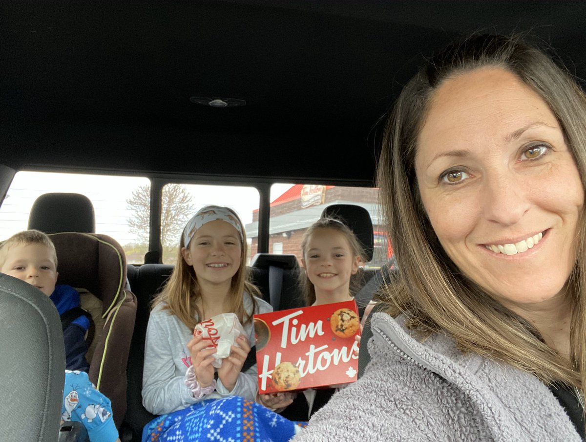 ShannonReaume's tweet photo. Mornings with Mom 2020 looks a bit different this year. ππ. We made the best of it quarantine style! #GSDpride #ParsonsSpark #covidwillnotwin https://t.co/iEm5elyKQc