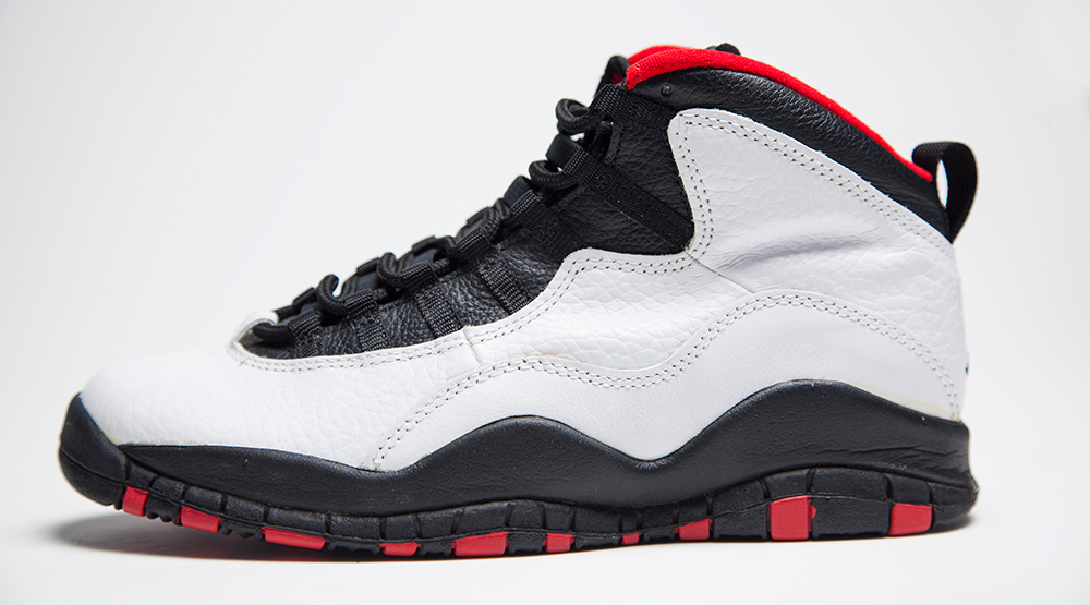 sneakerheadgame's tweet photo. The very first Air Jordan 10 - 1995
 
Two years after his retirement, MJ returned to drop a lazy 55 points vs. the Knicks while sporting the AJ10.
 
If the AJ10 gave you superpowers what would they be?

#sneakerheadgame #sneakerhead #indiegame  #sneakers #airjordan #aj10 #Nike https://t.co/tS0rVk93k4