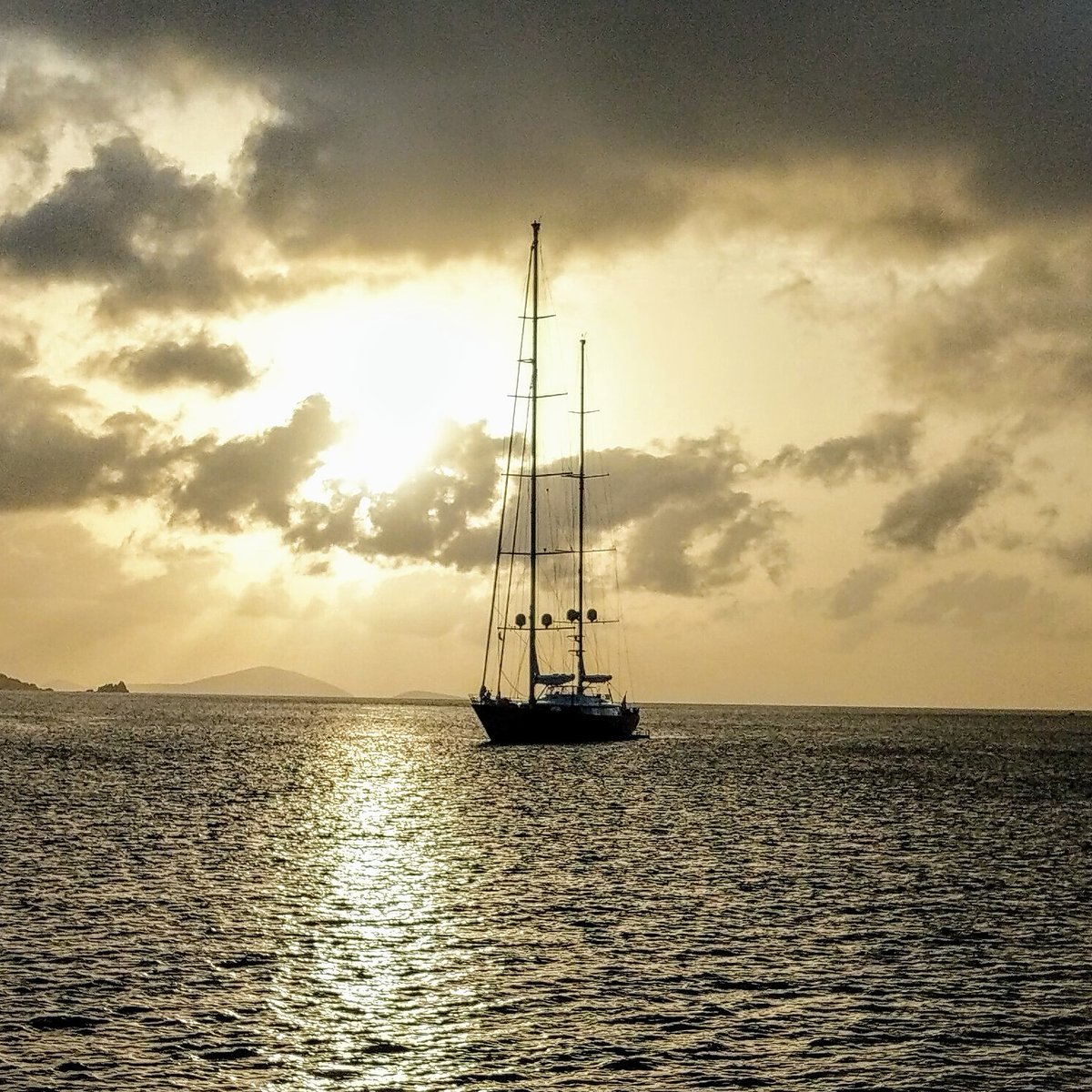 islandtimecat's tweet photo. Sahara Sand in the Caribbean Sky 🌎🌍

#sepia #stjohnusvi #usvirginislands #bvi #charteryacht #sailslandtime https://t.co/nC27aPemUG