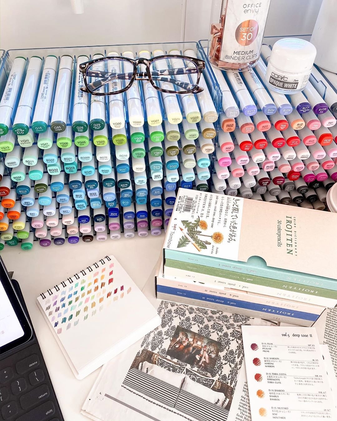 Blick Art Materials on X: Spring cleaning tip! Spectrum Noir Marker  Storage Trays feature horizontal slots that are especially great for any  brand of markers. Plus, the trays create a colorful display