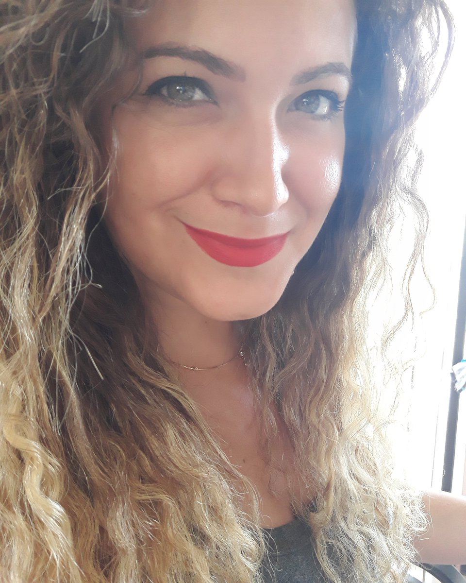 nieveska's tweet photo. ♥️ un poquito de enredo y color es bueno ♥️ https://t.co/e1guZ2pbrT