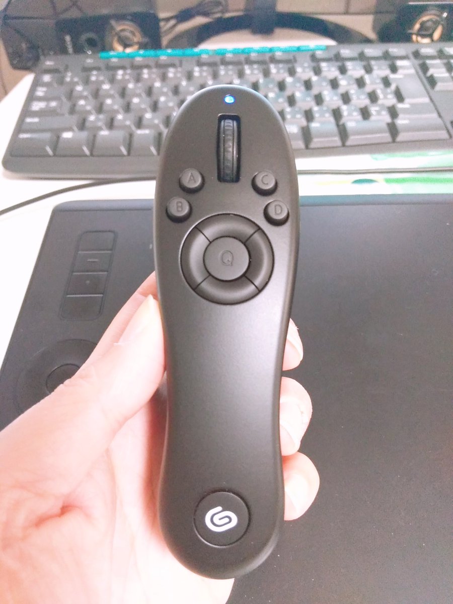 いずみ 依頼受付中 クリスタで販売してるtabmateっての買って貰ったんだけど めっちゃいいわ キーボード やショートカットボタン押さなくてもこれだけで操作できるよ