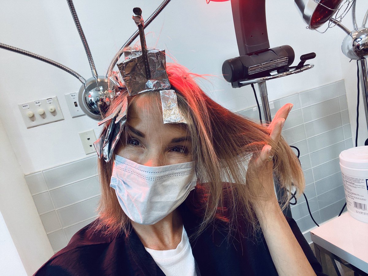 ilona_carson_'s tweet image. Yup. I’m that person. #FirstClient