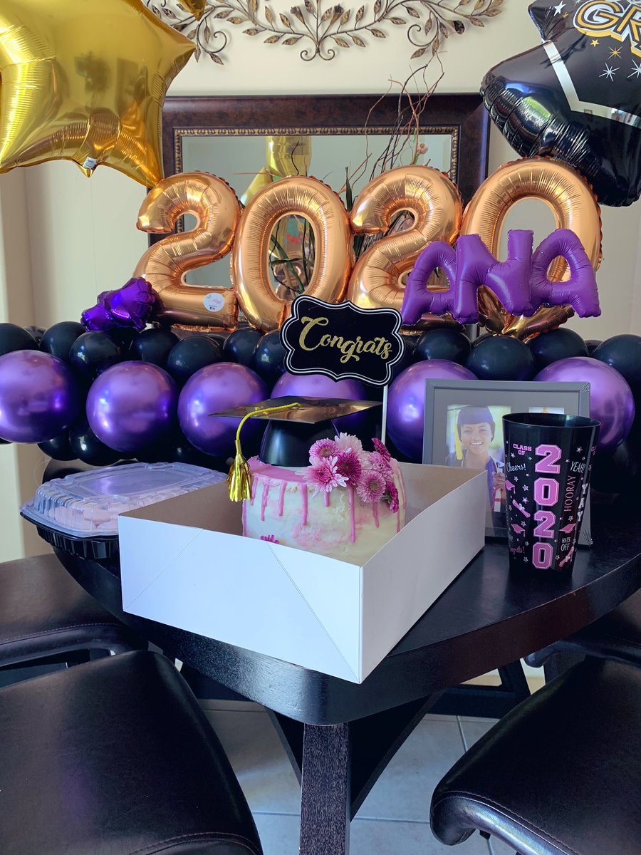 divinelyana's tweet image. Tears of joy in my eyes! Cup and frame from my parents, cake and macaroons by my tía, and balloon arrangement by another tia 🤍 #MasterOfArchitecture #FIUGrad