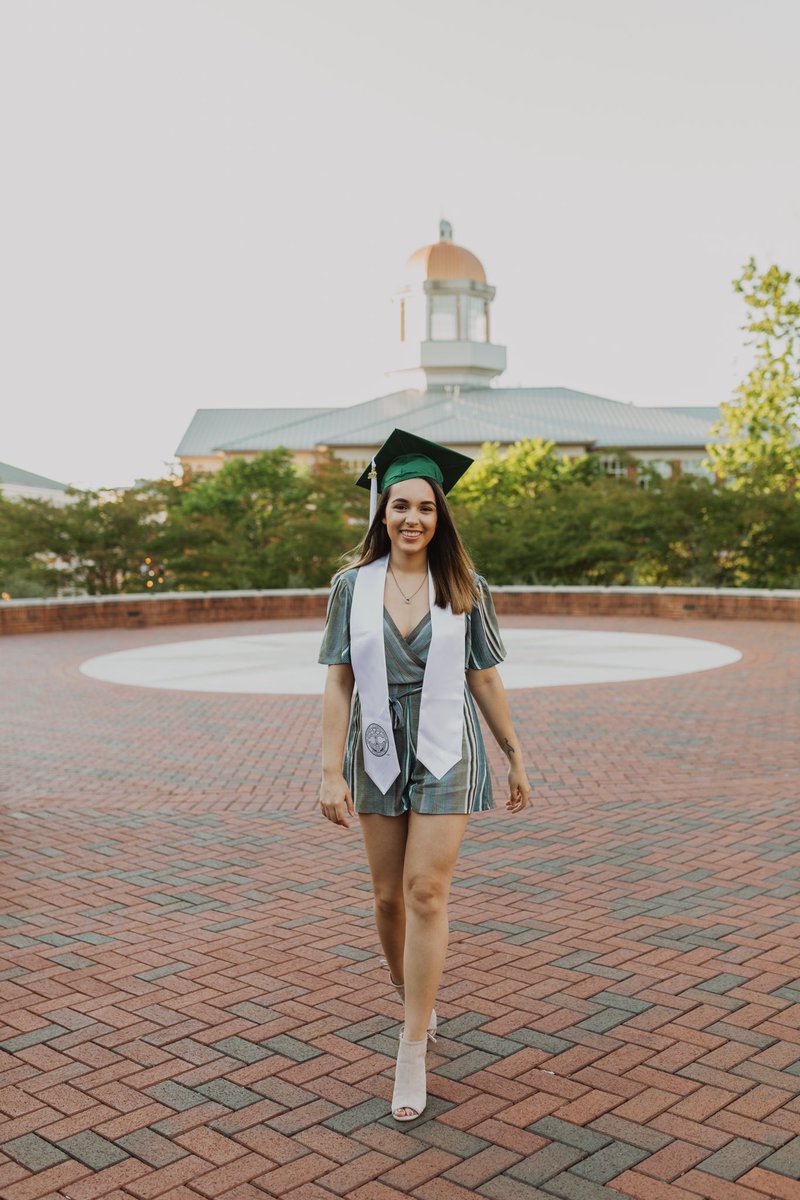 x_kayleeann's tweet photo. UNCC Graduate 💚⛏ B.S. in Exercise Science #UNCC20 https://t.co/j8TT8fQvtP