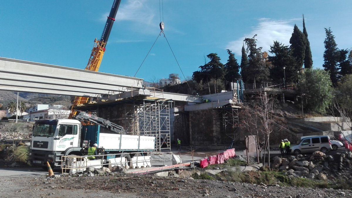 #GeoLiteMagma geomortero fluido utilizado para anclar, rellenar y fijar elementos de un puente.