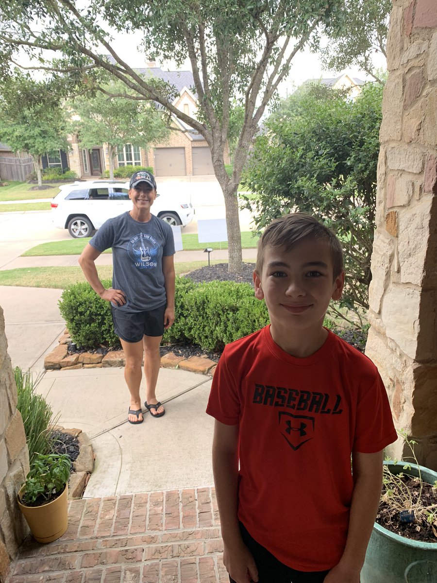 BrendaStein06's tweet photo. What a special surprise visit from @class_roberts! We β€οΈ TWE! Thanks for making my sweet boy feel special! @TWEHowl #twepta https://t.co/ISGklQBwXU