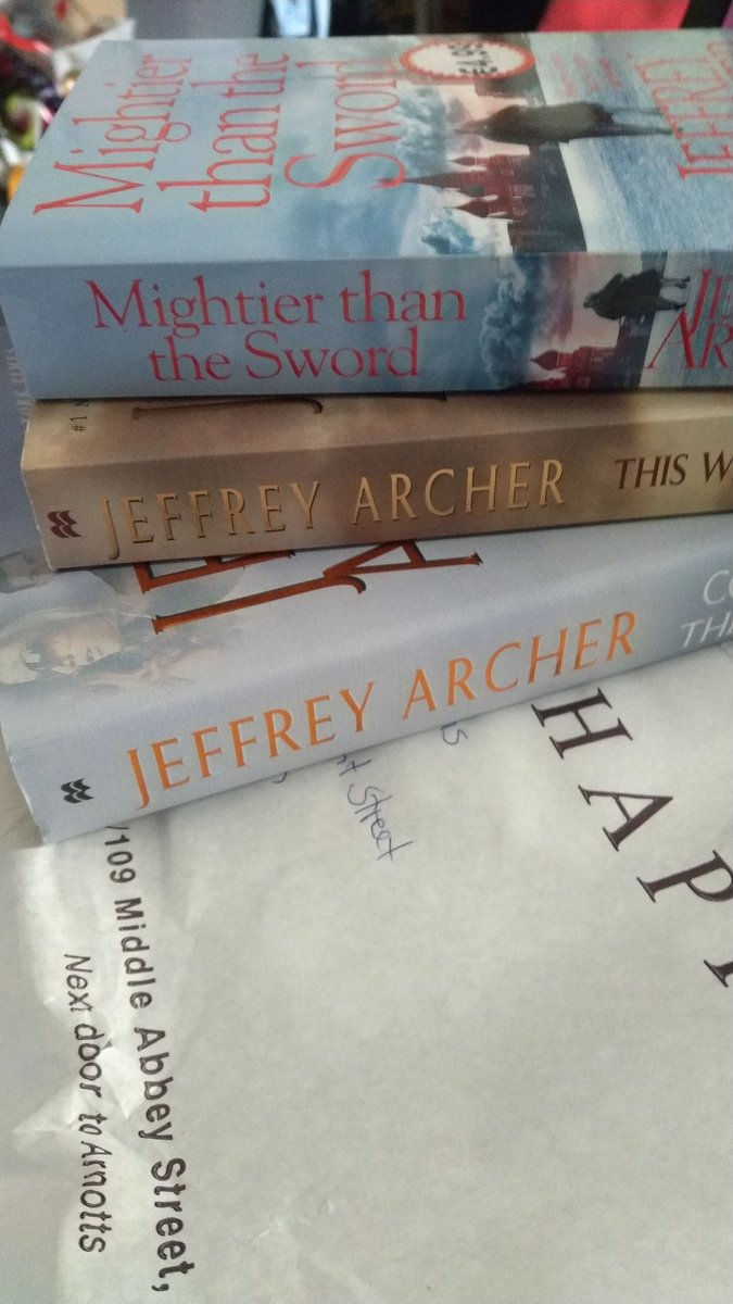 sazzybm's tweet photo. Thanks a million to the lovely Anja from @chaptersbooks for delivering my books today! Thrilled! Book shops around Ireland have really been amazing during the knockdown. #rosbc https://t.co/FiTD4L4S1g