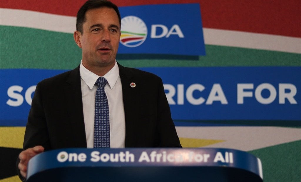 End lockdown now, or South Africans will end it for you - Steenhuisen to Ramaphosa | <a href="/gerbjan/">Jan Gerber</a> 

ow.ly/SBYA50zASgD