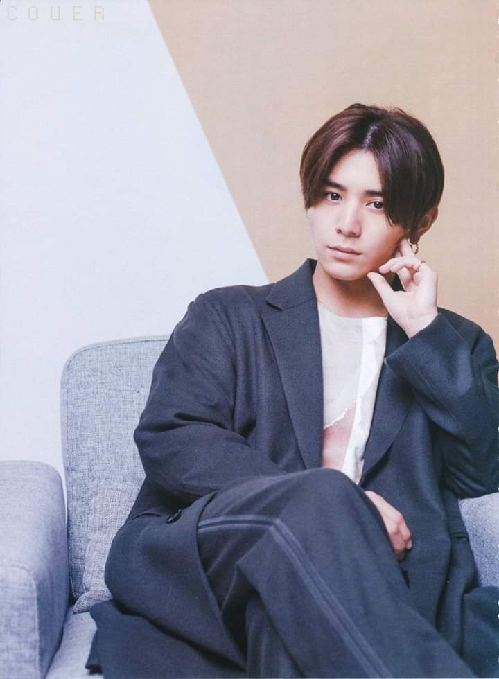 Happy 27th birthday to our chibi cutie yamada ryosuke!!
otanjoubi omedetou yama-chan                 